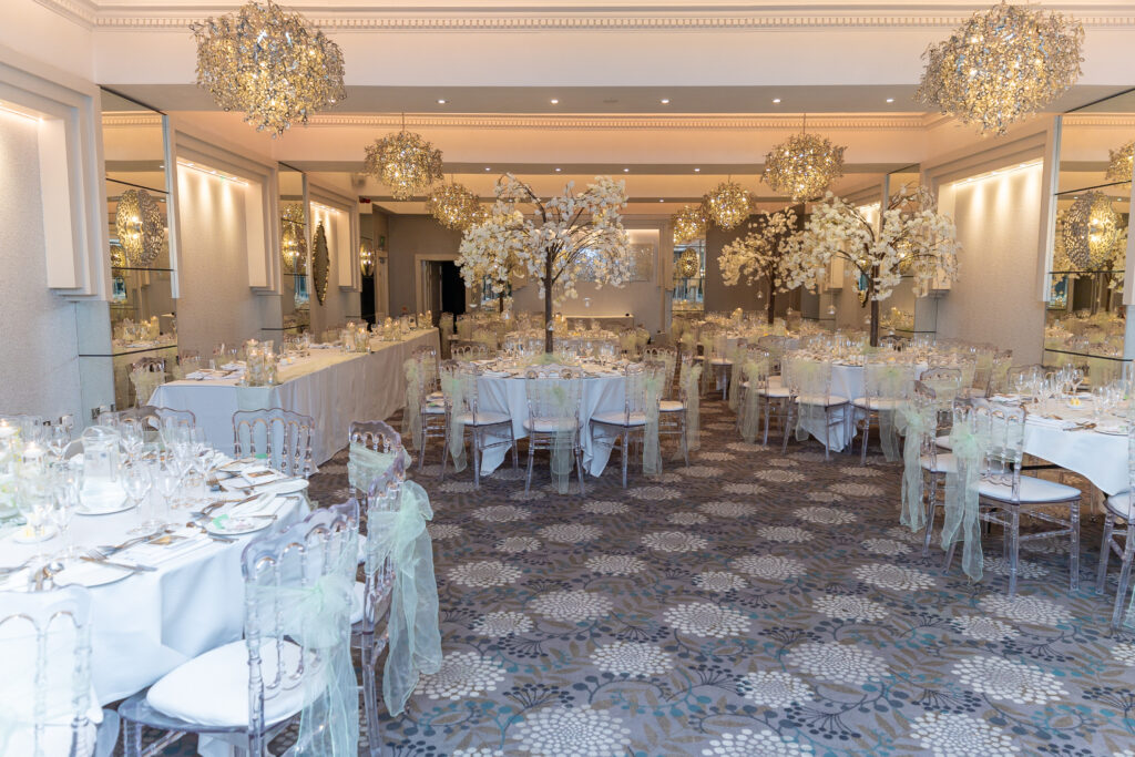 Cristal Suite wedding reception with floral decorations.